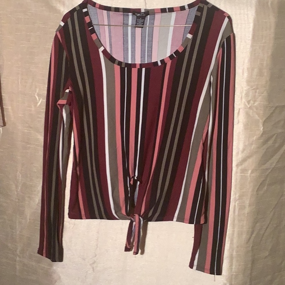Rue21 Red and Black Tie Front Long Sleeve Blouse